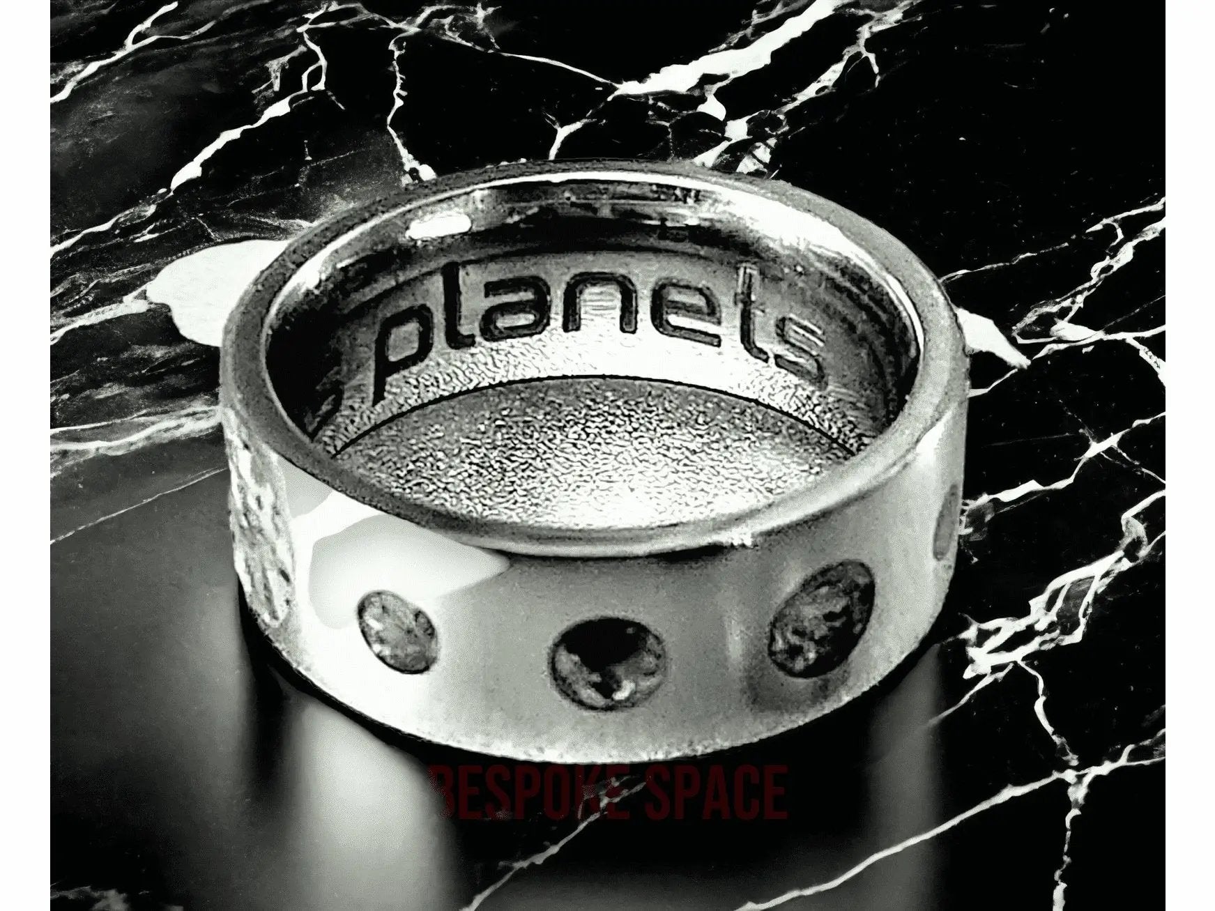 モルダバイト結晶隕石リング - Crystal Meteorite Rings - BESPOKE SPACE